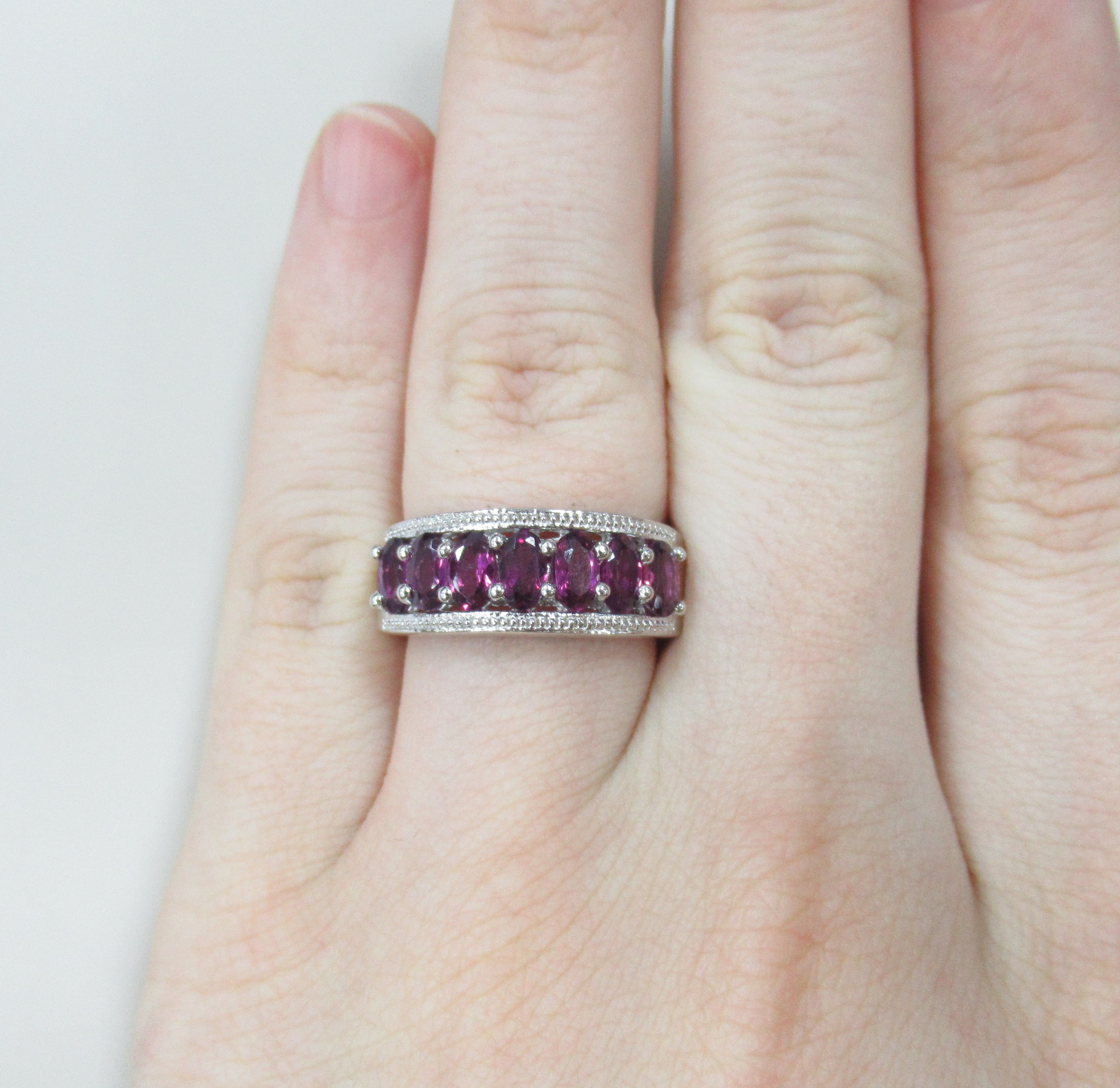 Серебряное кольцо с гранатами Умбалит